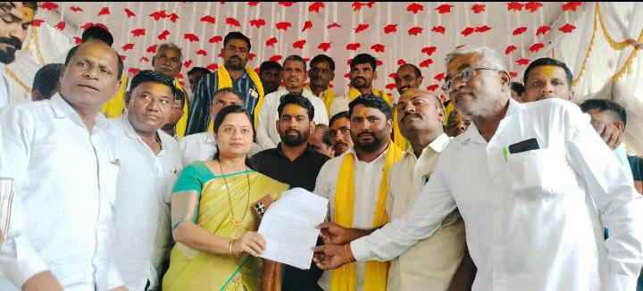 आरक्षणासाठी धनगर समाजाचे एक दिवसीय वसमत येथील तहसील समोर धरणे आंदोलन